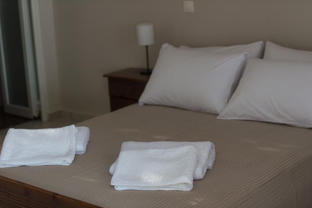 Nikolatos Apartments Лонгос Екстериор снимка