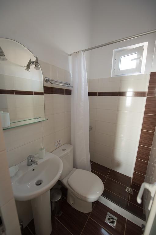 Nikolatos Apartments Лонгос Екстериор снимка