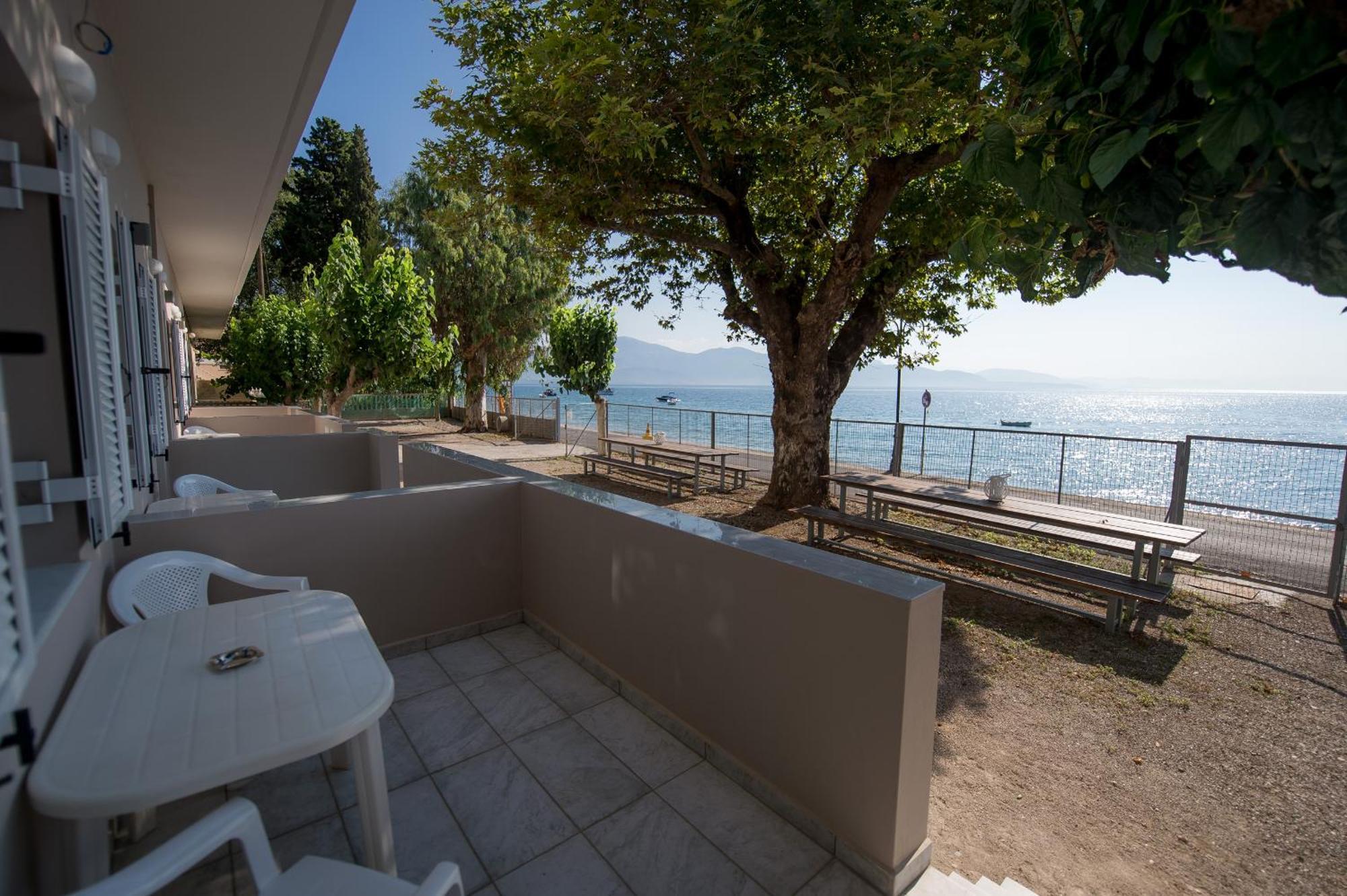 Nikolatos Apartments Лонгос Екстериор снимка